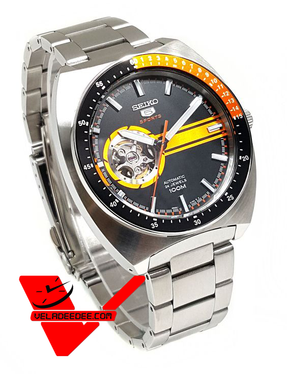 Seiko 5 Sports Retro Men Automatic Watch นาฬิกาข้อมือผู้ชาย  สายสแตนเลส รุ่น SSA331K1 