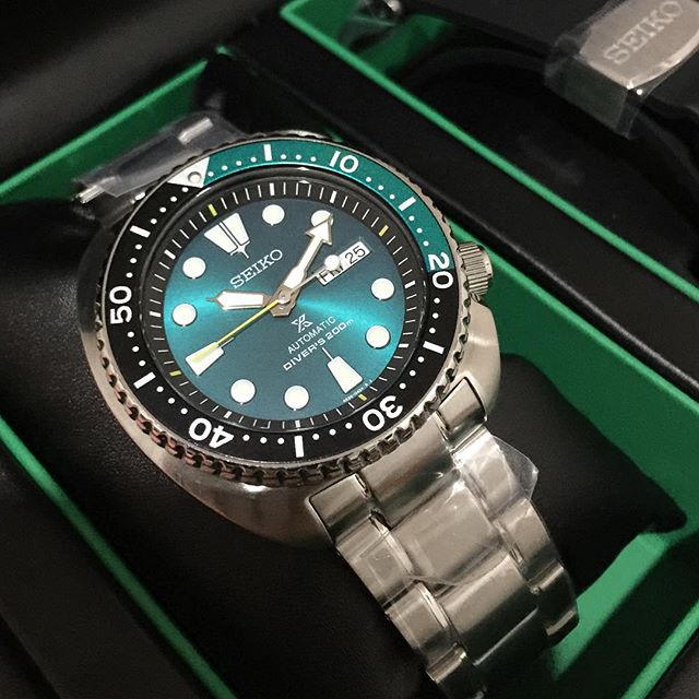 SEIKO Prospex Green Turtle Limited Editions นาฬิกาข้อมือผู้ชาย สายสแตนเลส รุ่น SRPB01K1 