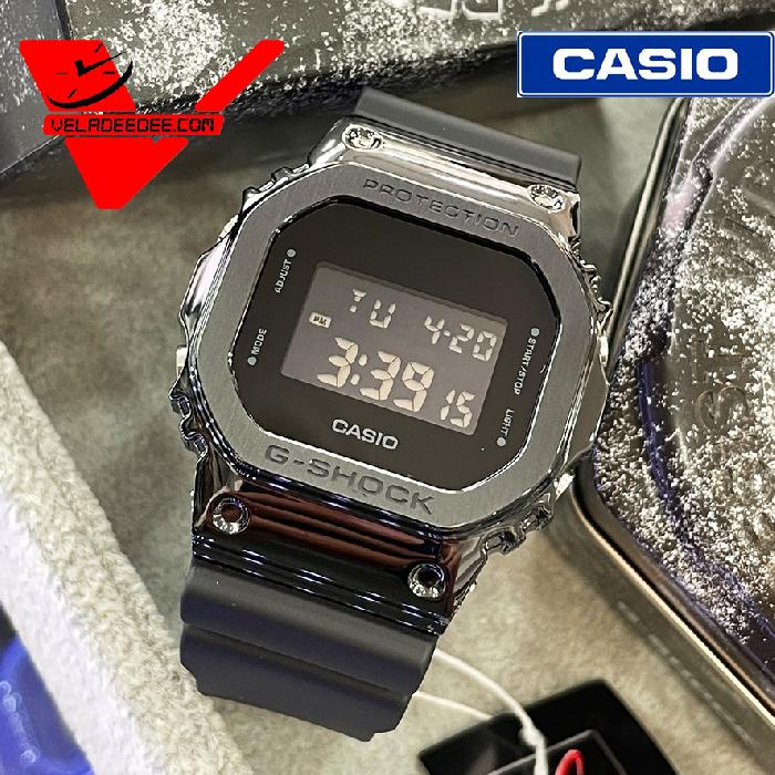 Casio G-Shock (ประกัน CMG ศูนย์เซ็นทรัล 1 ปี) GM-5600B นาฬิกาข้อมือผู้ชาย กรอบแสตนเลส สายเรซิ่น รุ่น GM-5600B-1DR veladeedee.com